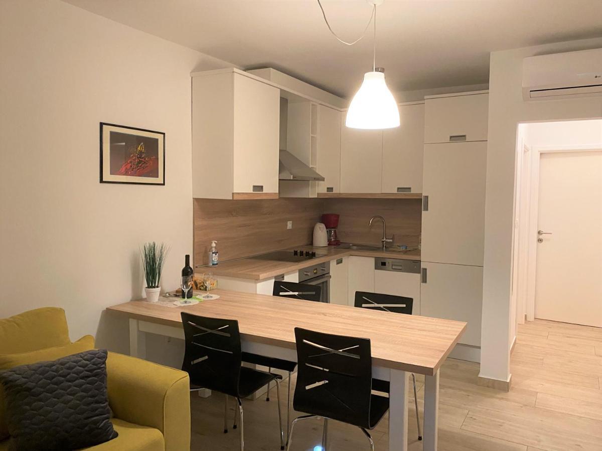 Apartments Carpe Diem Primosten Luaran gambar