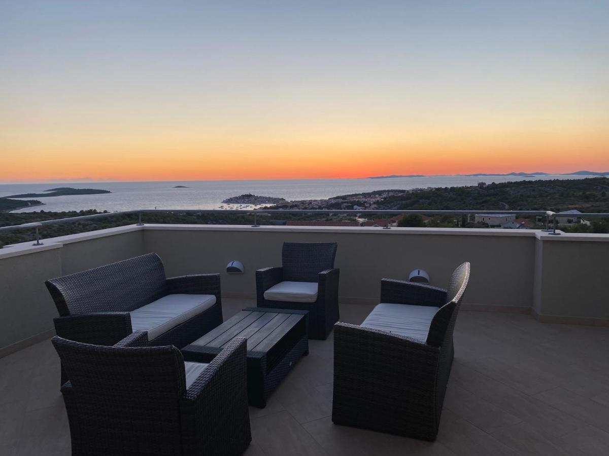 Apartments Carpe Diem Primosten Luaran gambar